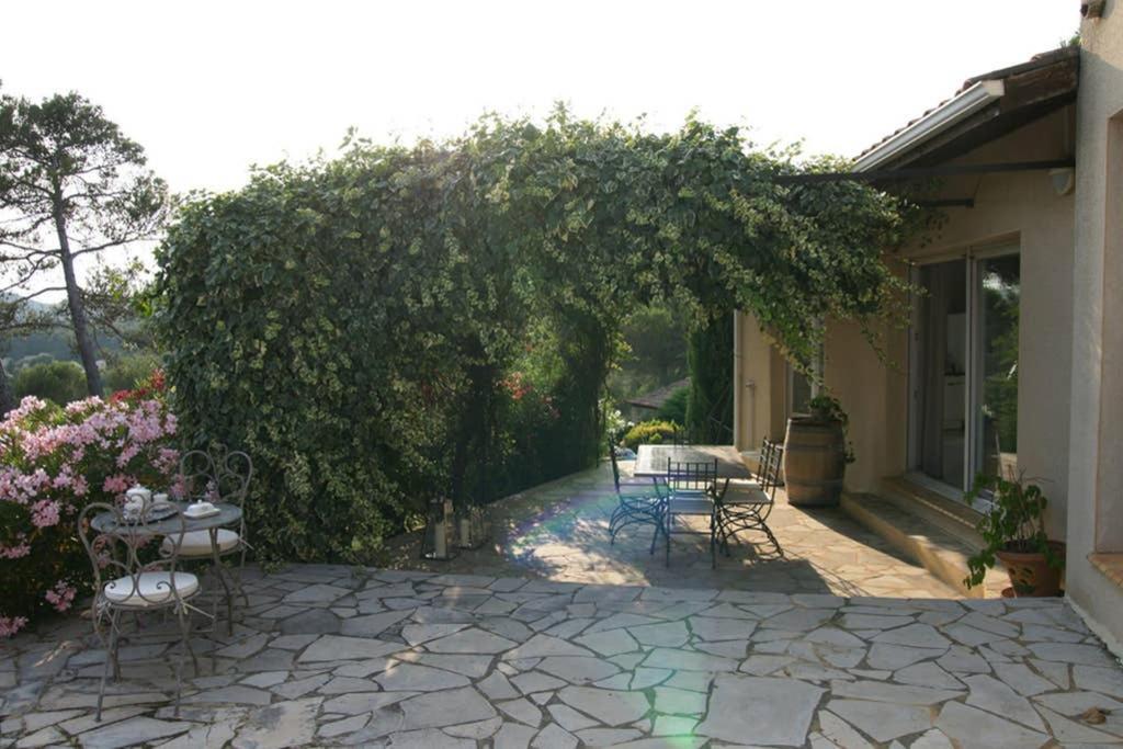 Elegante Villa De 180M3 Avec La Superbe Vue Connaux Exterior photo